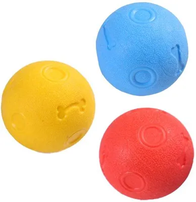 Image de Lot de trois balles pour chiens, de différentes couleurs