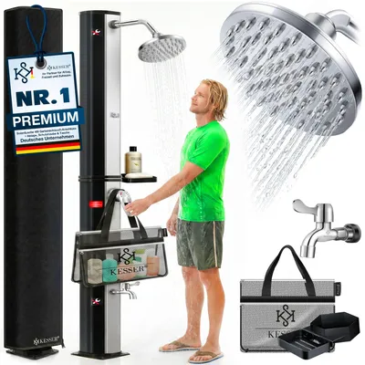 Produktbild von KESSER® Solardusche 40- 60 Liter Solar Gartendusche | warmes Wasser | max. 60°C | Inkl. Metall-Duschablage & Schutzhaube | Pooldusche Camping| Regenduschkopf und Wasserhahn Gartenschlauch-Anschluss