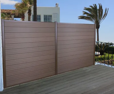 Immagine prodotto di Schermo privacy in WPC Sarthe, recinzione frangivento, pali in alluminio ~ set di 2, 3,75 m marrone
