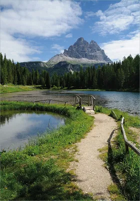 Produktbild von Wallario Poster - See in Berglandschaft, Kunstdruck Größe: 70 x 100 cm