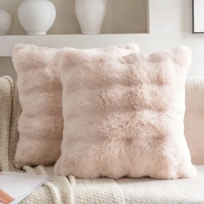 Produktbild von Set mit 2 dekorativen Kissenbezügen, superweicher Plüsch, kurze Wollkissenbezüge, Sofakissen für Wohnzimmer und Schlafzimmer, 40 x 40 cm, beige