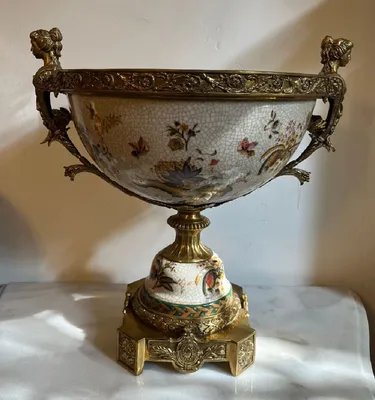 Produktbild von Casa Padrino Jugendstil Porzellan Schüssel Mehrfarbig / Messing 40 x H. 42 cm - Prunkvolle Porzellan Schale - Barock & Jugendstil Deko Accessoires