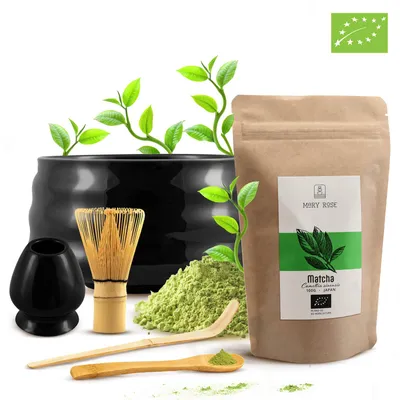 Produktbild von Mary Rose - Matcha Tee Set 100g - Keramik Schale Matchawan Yoru 500ml - Schwarz Kusenaoshi Halter - Japanischer Grüntee Pulver Mit Chasen