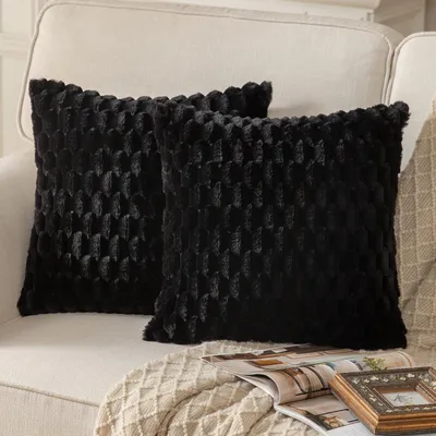 Produktbild von Set mit 2 schwarzen, superweichen, dekorativen Plüschkissenbezügen, 50 x 50 cm, aus Wollsamt, Kissenbezüge, Sofakissen, flauschige Dekokissen für Couch, Sofa, Bett, Wohnzimmer