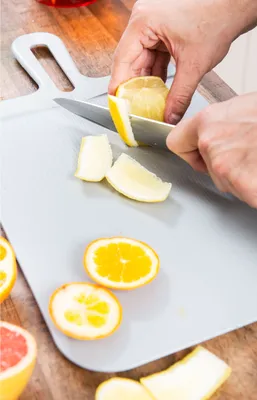 Produktbild von KOZIOL Schneidebrett Küchenbrett Kunststoff Grau SNAP 46,4 x 24,2 cm