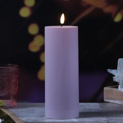 Zdjęcie produktu dla Świeca filarowa LED MIA - plastik - realistyczny płomień 3D - h: 20cm - zewnętrzna - pastelowy fiolet