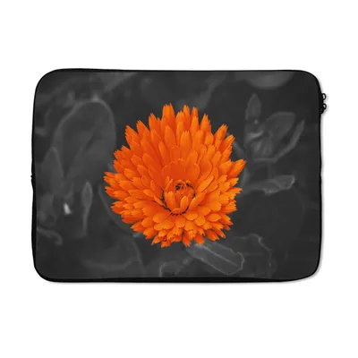 Produktbild von MuchoWow® Laptop Hülle 13 Zoll Blumen - Orange - Schwarz - Weiß Laptoptasche - Laptophülle - Sleeve - Rundumschutz
