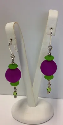 Produktbild von Ohrringe mit grün und lila Acryl Perlen, 925/-