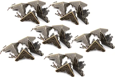 Produktbild von Set mit 24 kleinen Kastenecken, 24 mm (Bronze, mit Nägeln)