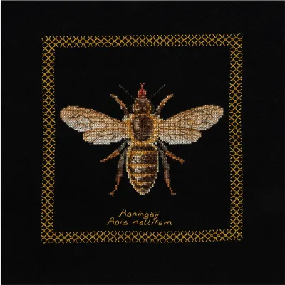 Zdjęcie produktu dla Zestaw do haftu krzyżykowego Thea Gouverneur "Honeybee Black Aida", wzór liczony, 17x18cm
