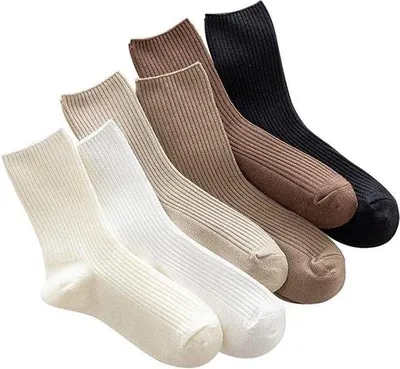 Obrázek produktu pro Klasické bavlněné ponožky s volným střihem a neutrálním módním vzorem, vhodné pro dámské i dívčí outfity