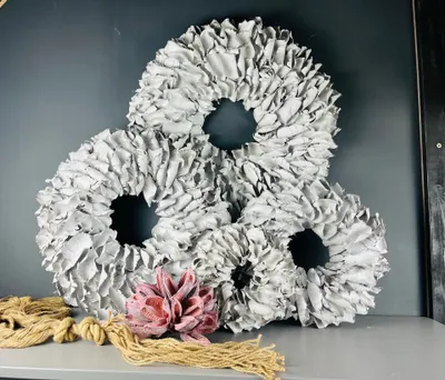 Produktbild von Shabby Blütenkranz altweiß Tür Kranz Wandkranz 25 cm