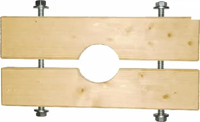 Produktbild von Holz-Klemmhalter 110 mm für Brunnenbohrer – stabile Holzhalterung für Brunnenrohre, manuelles Brunnenbau Werkzeug