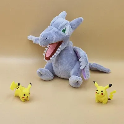 Produktbild von Pokemon Aerodactyl Kuscheltier - 17 cm Plüschtier Aerodactyl