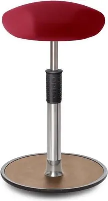 Produktbild von Sitz- Stehhocker Free Tall Triangel Gestrick Dunkelrot Chrom /Natur.