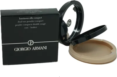 Produktbild von Giorgio Armani dual-use powder compact luminous silk compact