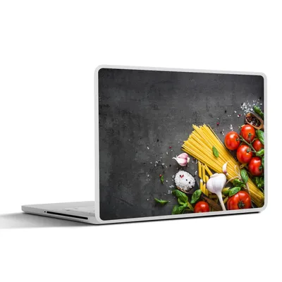 Produktbild von MuchoWow® Laptop Aufkleber Sticker Cover Nudeln - Kräuter - Tomate - Gewürze - Rustikal 25x18 cm - Laptop-Deko