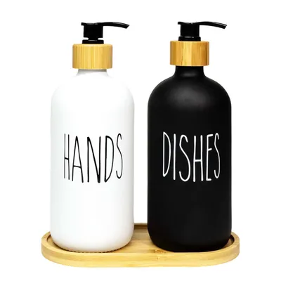 Produktbild von Intirilife 3-teiliges Seifenspender Set aus Glas in Schwarz - Weiß mit Bambus Tablett - 500 ml Füllmenge - 17.5 x 8.8 x 20.6 cm - 2 Spender für Seife und Spülmittel Handseifenspender für Küche Bad