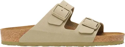 Produktbild von Kaufen Sie die Birkenstock Arizona Faded Khaki mit normalem Fußbett bei Kicksshop. Bequeme grüne Uni-Sandale mit dem legendären Birkenstock-Fußbett.