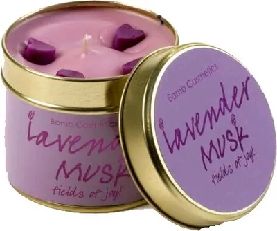 Produktbild von Bomb Cosmetics Duftkerze in Dose Lavender Musk, Dosenkerze, Flieder, PLAVMUS04