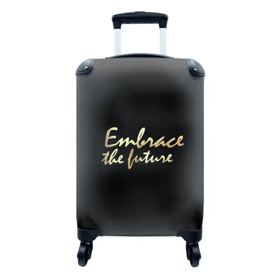 Produktbild von MuchoWow® Koffer Handgepäck Trolley Rollkoffer Kleine Reisekoffer mit 4 Rollen - Zitate - Motivation - Schwarz - Gold - Cabin Size < 55x40x23 cm & 55x40x20 cm - Fotokoffer - Kabinenkoffer - Boardgepäck - Reise-Box - Reisekoffer - Reisegepäck - Koffer mit Bild - Trolley für Kinder