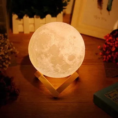 Immagine prodotto di Lampada a forma di luna 3D a LED, dimmerabile, con comando touch, 18x17x16 cm