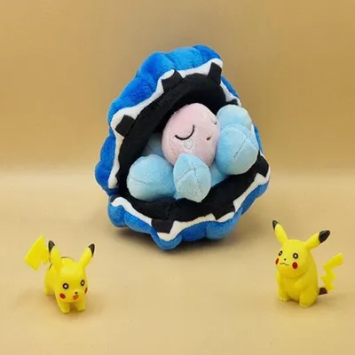 Produktbild von Pokemon Perlu Kuscheltier - 14 cm Plüschtier Clamperl