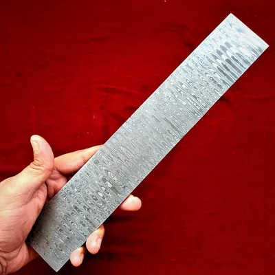 Immagine prodotto di Lastra di acciaio Damasco da 30 cm con motivo a scala
