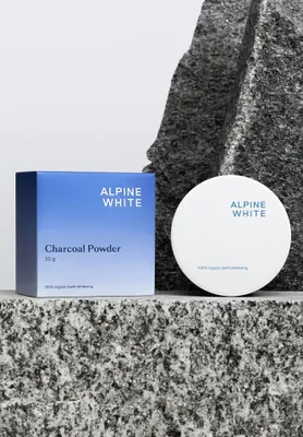Produktbild von ALPINE WHITE Zahnreinigungskohlepulver ALPINE WHITE Charcoal Powder für eine natürliche Zahnaufhellung in 7 Tagen Blau One Size