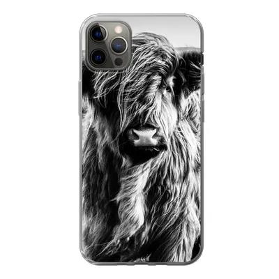 Produktbild von MuchoWow® Handyhülle Schutzhülle Hülle für iPhone 12 Pro Max Schottischer Highlander - Natur - Kuh - Schwarz - Weiß Silikon Softcase Handy Hülle - Hartschale