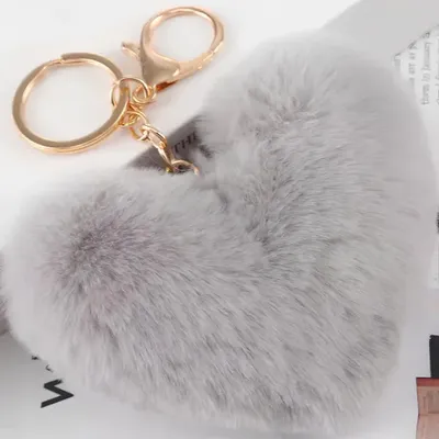 Immagine prodotto di Portachiavi Cuore Grigio in Peluche - Accessorio Elegante e Originale KP41073