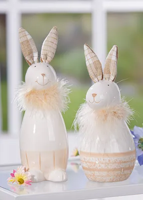 Produktbild von Gilde Figur, Hase, "Smiley", kariert, Keramik, weiß, VE 6, 2 Stück wie abgebildet, L. 10 cm, B. 9 cm, H. 24 cm 58688/Abverkauf nur solange Vorrat reicht
