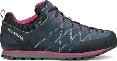 Schwarz-pinke Zustiegsschuhe für Damen "Crux GTX Wmn" von Scarpa; mit rutschfester Sohle und atmungsaktivem Obermaterial.