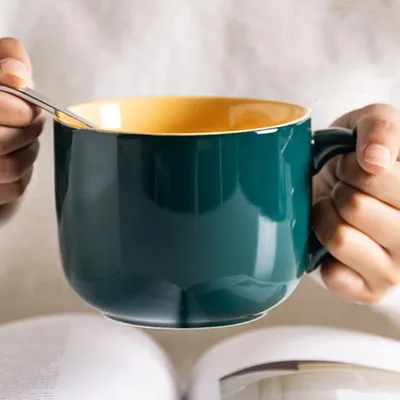 Image de Grande tasse à café en céramique verte de 600 ml avec cuillère et soucoupe - Cadeau de Noël, cadeau d'anniversaire