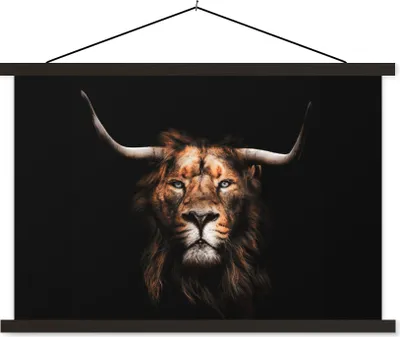 Produktbild von MuchoWow® Textilposter Löwe - Horn - Schwarz 150x100 cm mit schwarzem Rahmen - Schlafzimmer