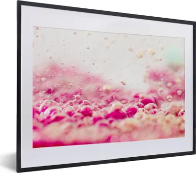 Produktbild von MuchoWow® MuchoWow® Gerahmtes Poster Flüssig - Rosa - Blase - Abstrakt 40x30 cm - Poster mit zchwarzem Bilderrahmen - Bilderrahmen - Poster im Rahmen