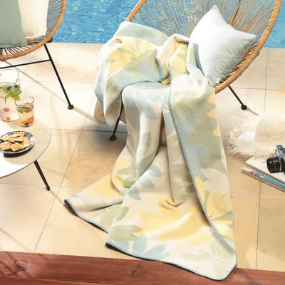 Produktbild von Biederlack Wohndecke Plumeria blue 150 x 200