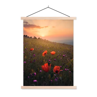 Produktbild von MuchoWow® Textilposter Blumenfeld - Gras - Pflanzen - Sonnenuntergang - Orange 120x160 cm mit holzfarbenen Rahmen - Plakatkarton