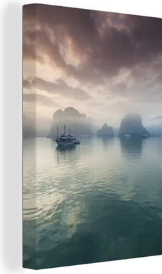 Produktbild von OneMillionCanvasses® - Leinwandbilder - 90x140 cm, Halong-Bucht, Touristenboote, Sonnenaufgang, Wandbilder Kunstdruck Wanddekoration - Foto auf Leinwand - Gemälde auf Holzrahmen  - Wandschmucke - Schlafzimmer