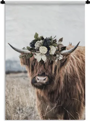 Produktbild von MuchoWow® Wandteppich Wandbehang Scottish Highlander - Gras - Blumen 90x135 cm Tapisserie Dekoration Wandtuch - Baumwolle - Wandskulptur