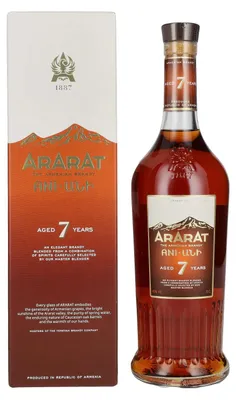 Produktbild von Ararat 7 Years Old 40% Vol. 0,7l in Geschenkbox