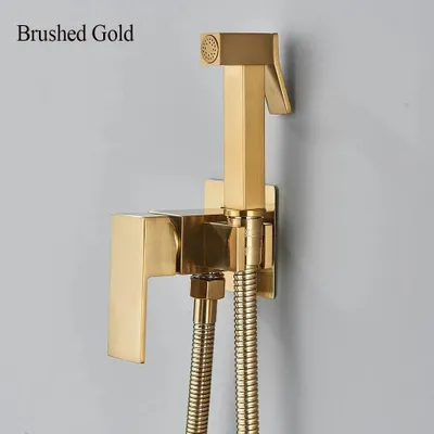 Zdjęcie produktu dla Zestaw toaletowy: bidet, prysznic - bateria umywalkowa montowana na ścianie - kran do ciepłej i zimnej wody - montaż jednoodporyowy - pistolet do spryskiwania zwiększający ciśnienie - wykończenie: szczotkowane złoto