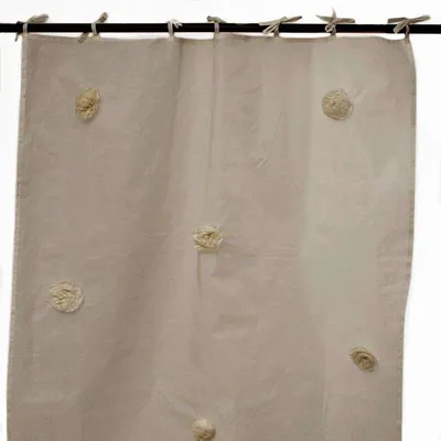 Immagine prodotto di Tenda in pizzo beige naturale con piccoli fiori ricamati 110x250