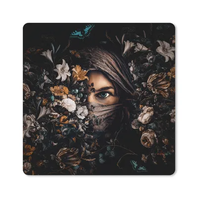 Produktbild von MuchoWow® Mauspad Mousepad Frau - Luxus - Blumen - Schmetterling - Porträt 20x20 cm - Mousepads - Maus Mat - Pad - Mausunterlage - Desk Mat - Bureauartikeln