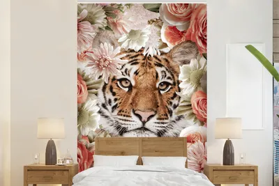 Produktbild von MuchoWow® Fototapete für Wohnzimmer oder Schlafzimmer Wandtapete Vinyl Motivtapete Tiger - Blumen - Porträt - 145x220 cm - Wanddekoration