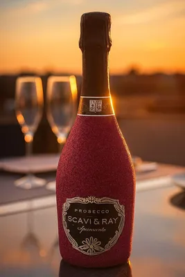 Produktbild von Scavi & Ray Prosecco Spumante Pink Glitter Edition 0,75L – 11% Vol. – Exklusive Glitzerflasche in Rubin-Pink- [Enthält Sulfite]