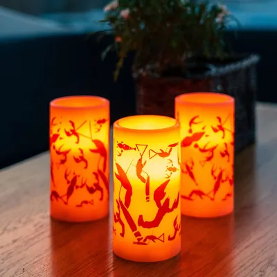 Immagine prodotto di Candela LED Best Season "Wax", colore: bianco/arancione con motivo a granchi, ca. 12,5 x 7,5 cm, timer, batteria, 066-65