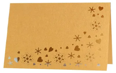 Obrázok produktu pre 50 ks laserom vyrezávaných menoviek na stôl s motívom srdiečok a kvetín na oslavy, svadby a stretnutia, zložené, rozmery 9 cm x 6 cm (zlaté)