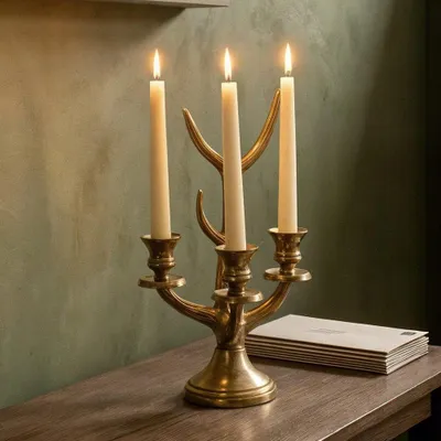 Produktbild von Kerzenständer Geweih Aluminium, gold patiniert dreiflammig, H.41 cm