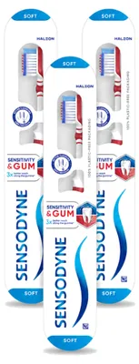 Image de 3 brosses à dents Sensodyne pour dents sensibles et gencives irritées - Pack avantageux - 3 pièces